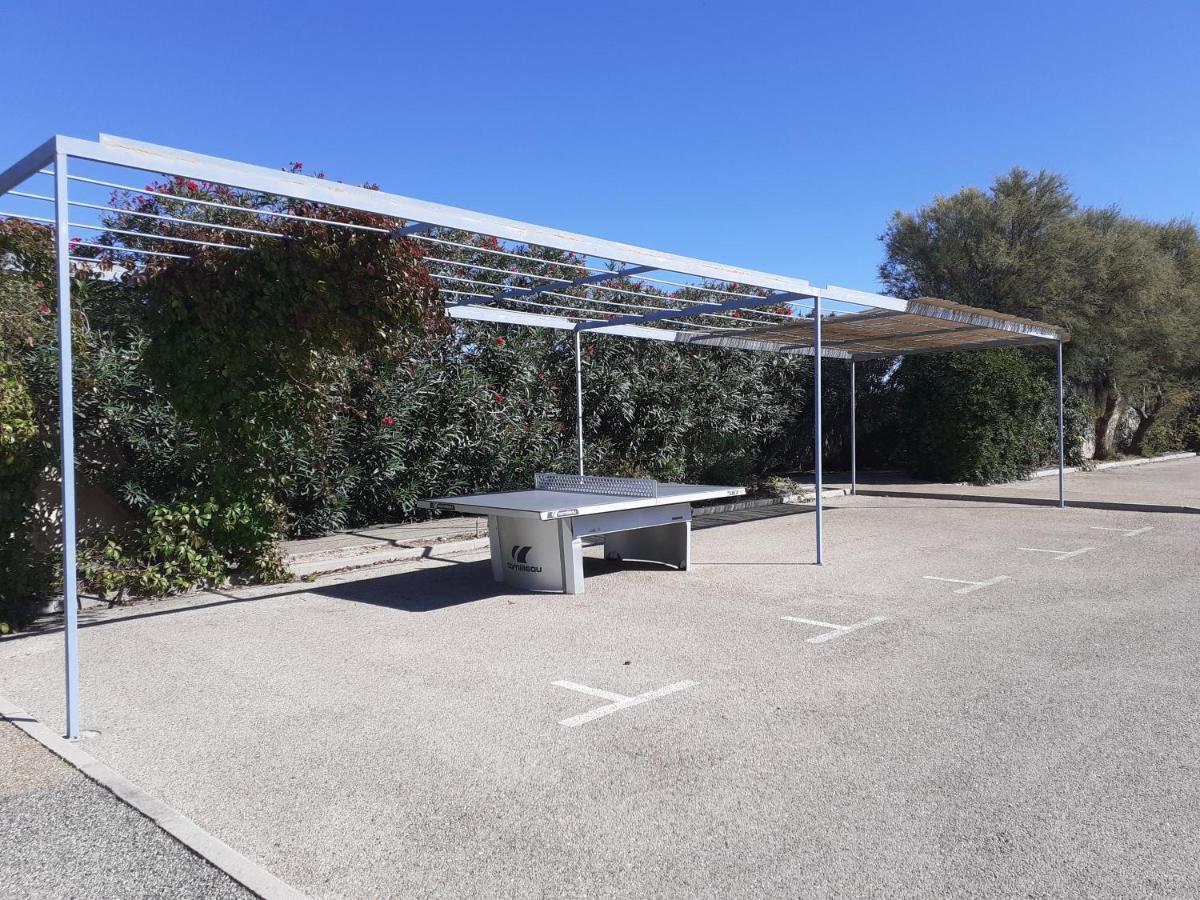Sous Le Soleil Des Alpilles Apartamento Mouries Exterior foto
