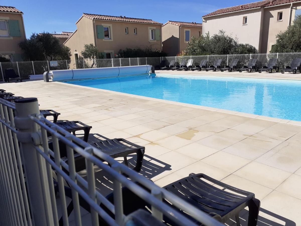 Sous Le Soleil Des Alpilles Apartamento Mouries Exterior foto