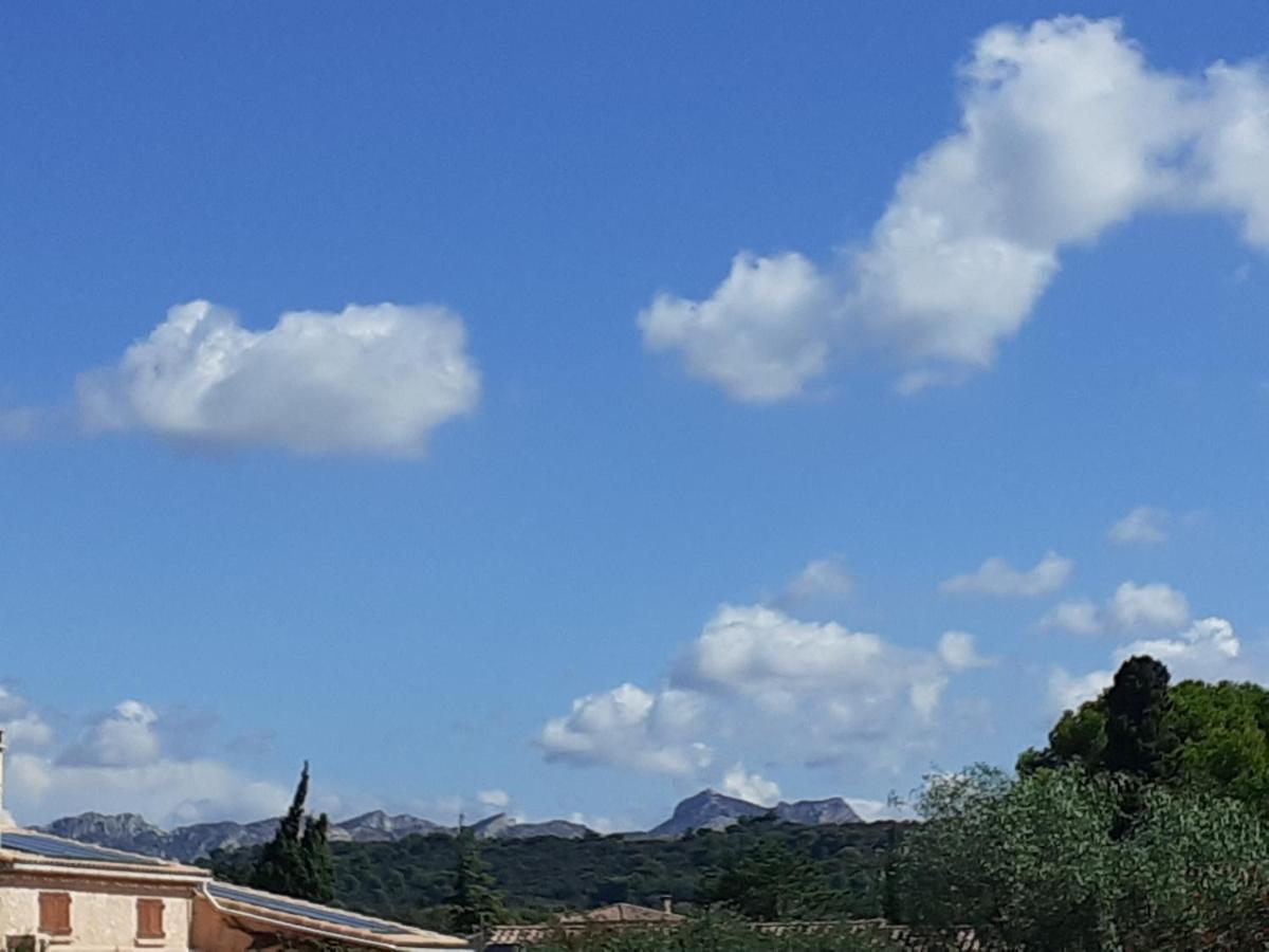 Sous Le Soleil Des Alpilles Apartamento Mouries Exterior foto