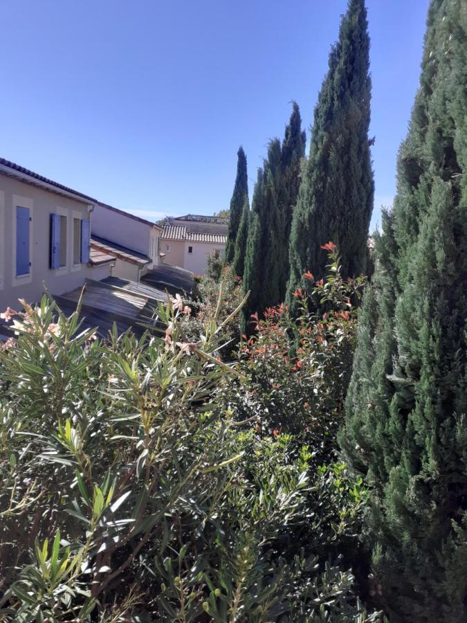 Sous Le Soleil Des Alpilles Apartamento Mouries Exterior foto